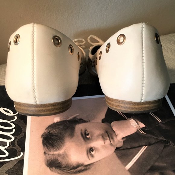 GH BASS Cream Ballet Flats with Grommets    Size 7 - Picture 7 of 11